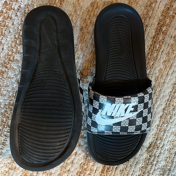 Nike Slides - Picture 2 of 2